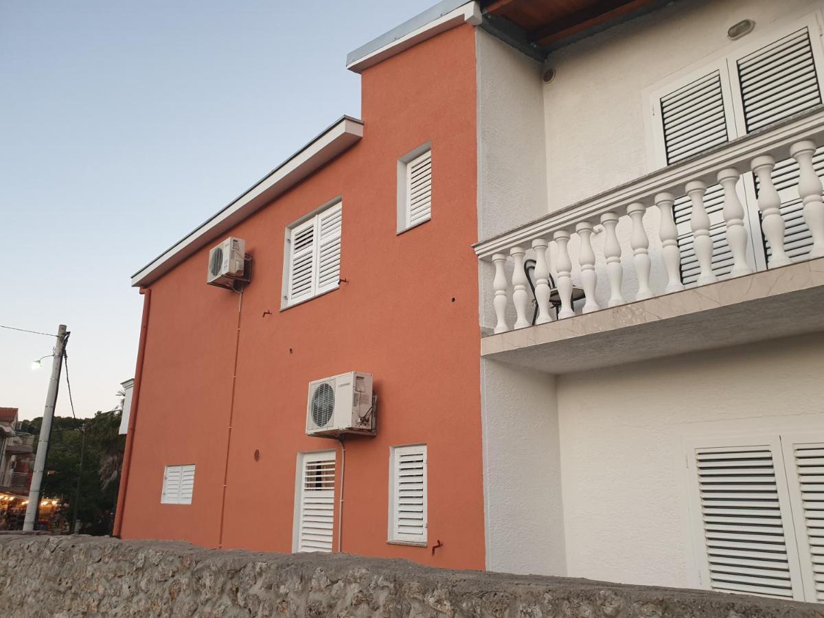 Apartments Martinovic By The Sea Kukljica Εξωτερικό φωτογραφία