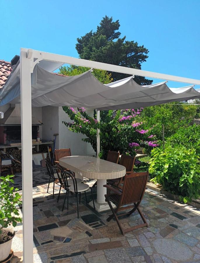 Apartments Martinovic By The Sea Kukljica Εξωτερικό φωτογραφία