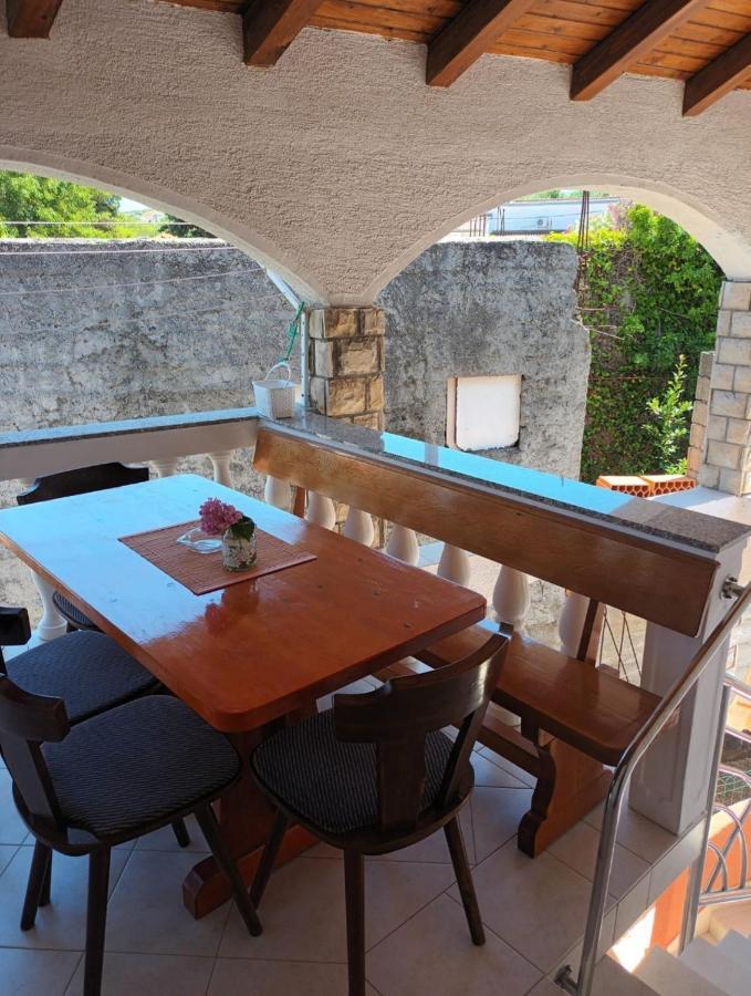 Apartments Martinovic By The Sea Kukljica Εξωτερικό φωτογραφία