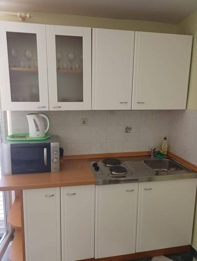 Apartments Martinovic By The Sea Kukljica Εξωτερικό φωτογραφία