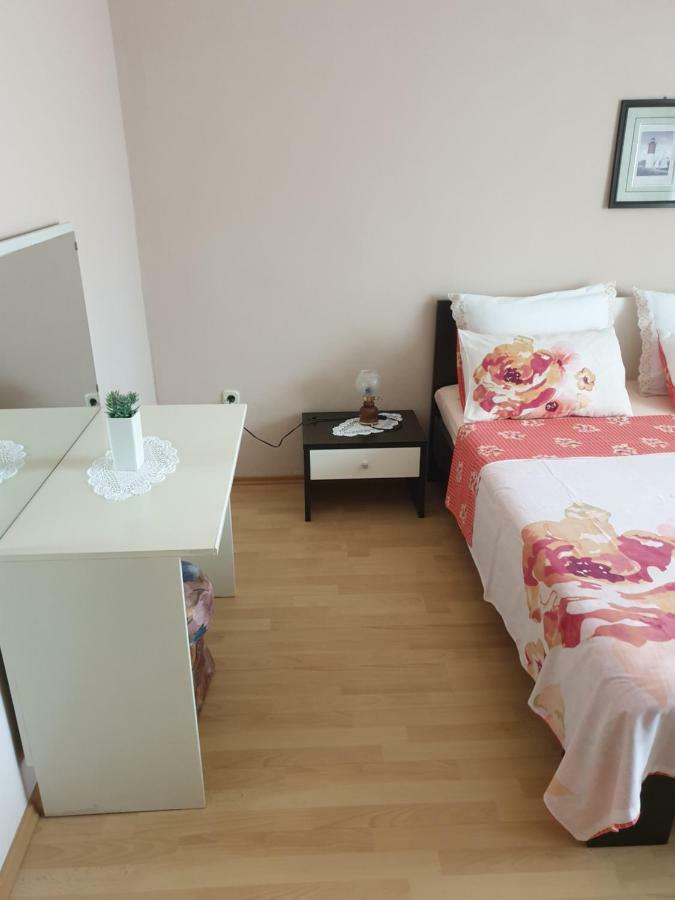 Apartments Martinovic By The Sea Kukljica Εξωτερικό φωτογραφία