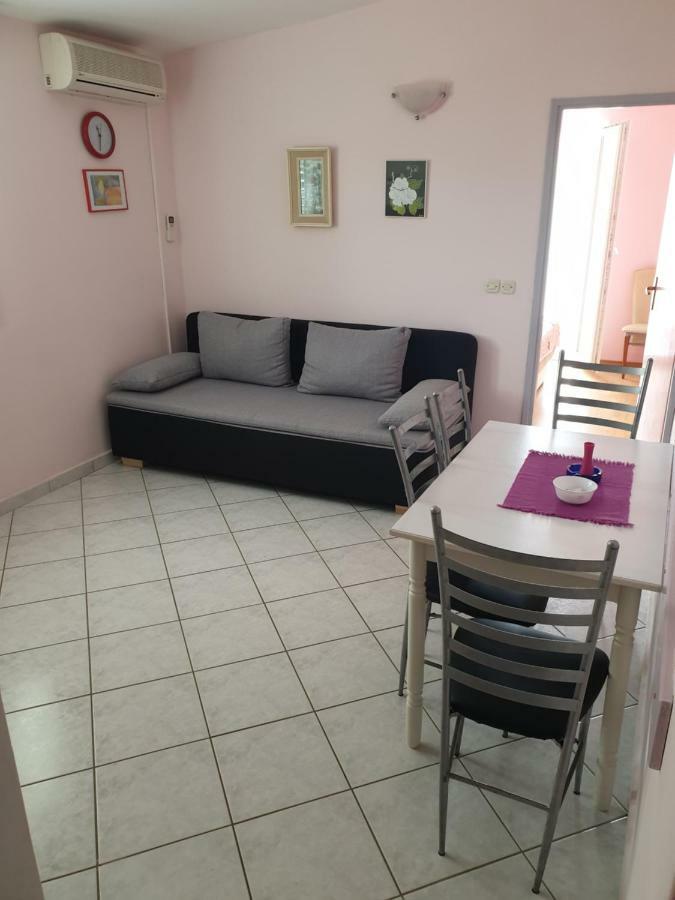 Apartments Martinovic By The Sea Kukljica Εξωτερικό φωτογραφία