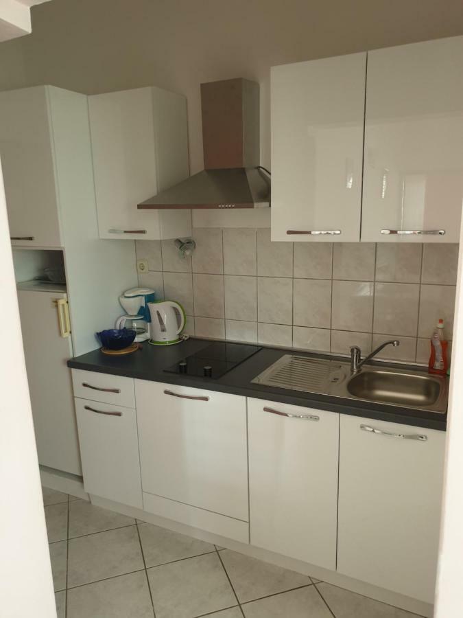 Apartments Martinovic By The Sea Kukljica Εξωτερικό φωτογραφία