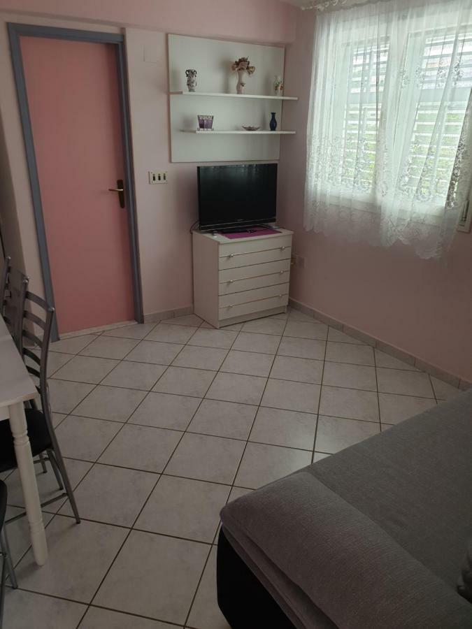 Apartments Martinovic By The Sea Kukljica Εξωτερικό φωτογραφία