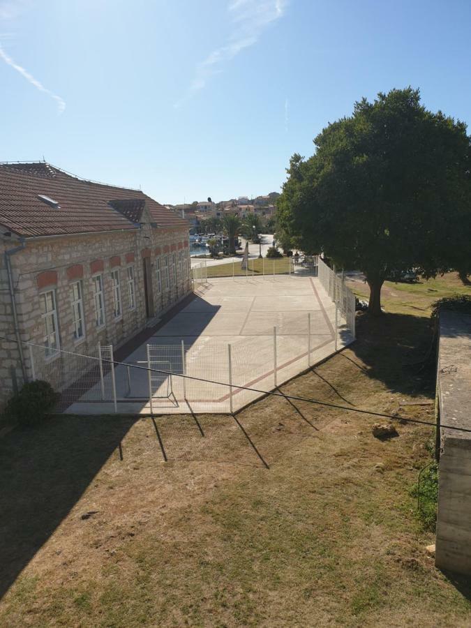 Apartments Martinovic By The Sea Kukljica Εξωτερικό φωτογραφία